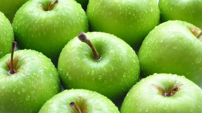Trong táo còn có chứa vô số các hợp chất thực vật khác với hàm lượng nhỏ như Quercetin, Catechin, Chlorogenic, Borum, Flavonoid, pectin…