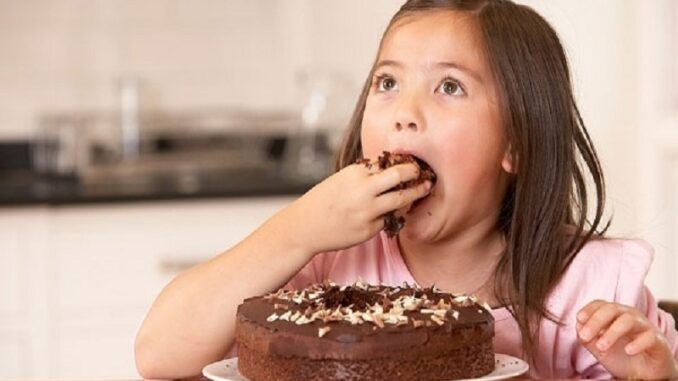 10 loại thực phẩm nguy hiểm nhất cho con bạn


