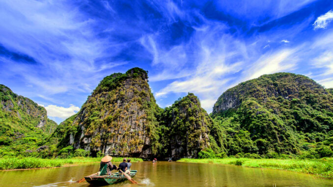 Top 11 majestic tourist attractions in Ninh Binh province

